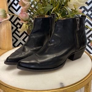 Frye black leather western bootie w/ double zipper